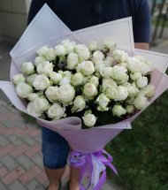 Букет пионовидных роз «Белее снега»